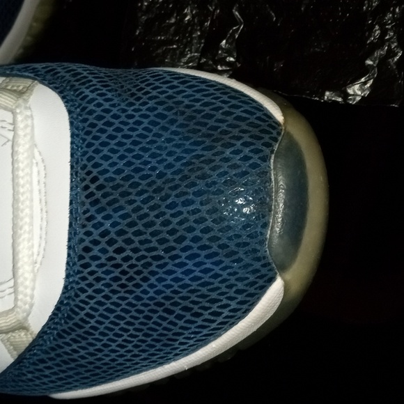 Air Jordan 11s  low white with blue snakeskin l - Picture 5 of 7